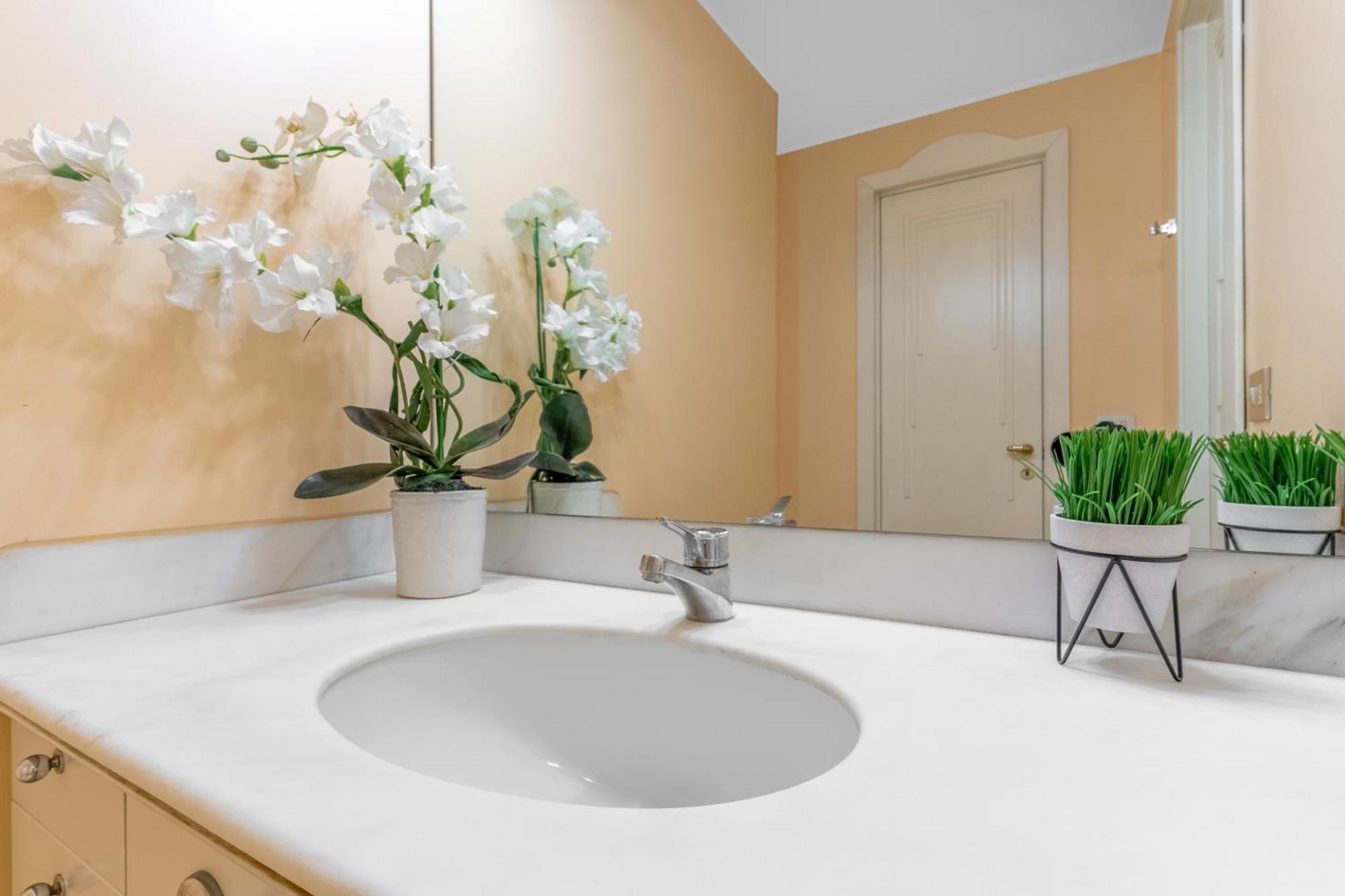 Central Luxurious Apartment Duomo A/C-Wi-Fi Free Milano Eksteriør billede
